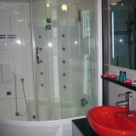 Hotel City Wall Hotel 3*