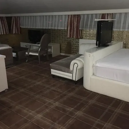 City Wall Hotel 3*