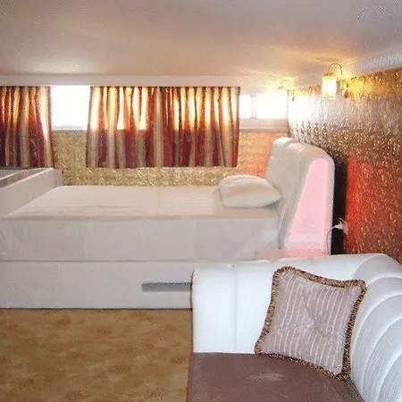 City Wall Hotel Otel